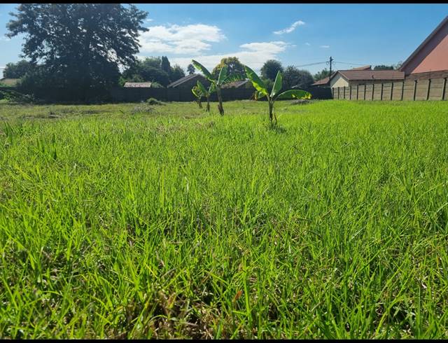 1,060M² VACANT LAND FOR SALE IN FALCON RIDGE